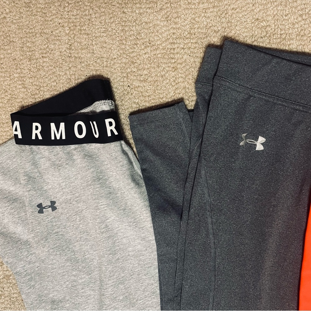 Under Armour leggings Set - 3 pairs size small - Picture 3 of 7